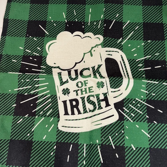 New St Patricks Day Pillow Cover, NEW Green Buffalo plaid Luck of Irish - Picture 1 of 3